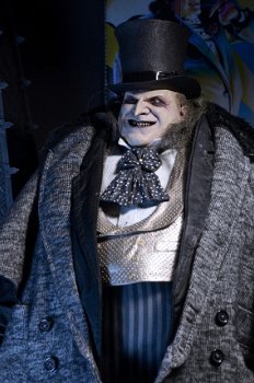 Batman Returns 1/4 Scale Action Figure Majoral Penguin Danny DeVito - 4