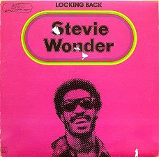 Stevie Wonder– Looking Back – Motown – 1977  Drie LP-set