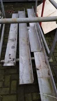 gegalvaniseerde hoeklijn 200x100x10 - 1