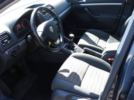 Volkswagen Golf - 1.9 TDI 66KW 5D Trendline AIRCO - 1