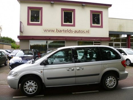 Chrysler Voyager - 2.4I SE LUXE 7-PERS - 1