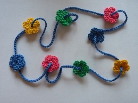 ** Gehaakte bloemen ketting (BK3) - nr. 1