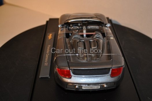 Porsche Carrera GT grijs 1:18 Maisto - 4