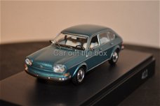 VW 411 1968 blauw 1:43 Minichamps