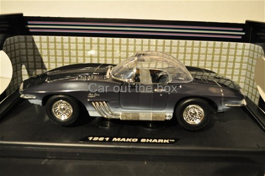 Chevrolet Mako Shark blauw 1:18 MotorMax - 3