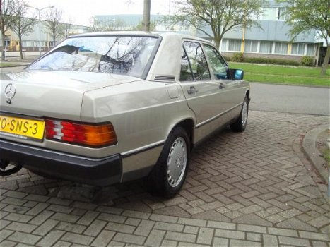 Mercedes-Benz 190-serie - 2.0 E - 1