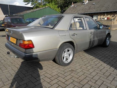 Mercedes-Benz 300-serie - 200-500 (W124) 300 E - 1