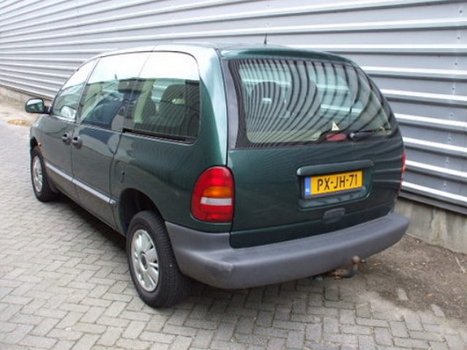 Chrysler Voyager - 2.4i S 7 persoons - 1