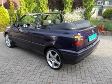 Volkswagen Golf Cabriolet - 1.8