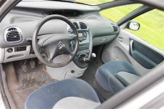 Citroën Xsara Picasso - 1.6i Différence - 1