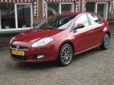 Fiat Bravo - 1.9 MultiJet Sport AIrco LMV Trekhaak -RIJKLAAR - 1