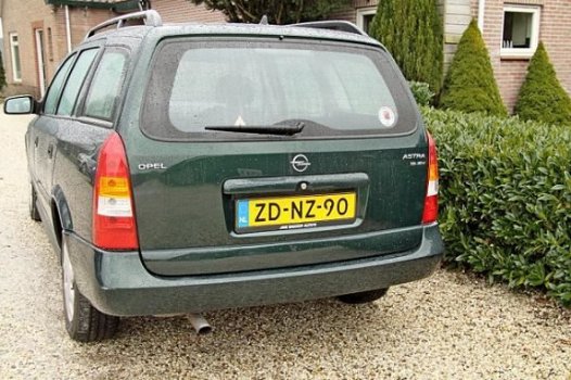 Opel Astra Wagon - 1.6-16V Club - 1