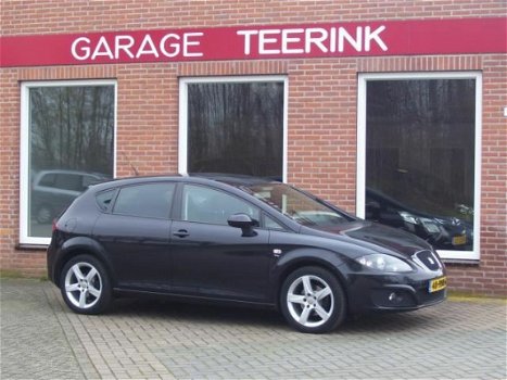 Seat Leon - 1.2 TSI Ecomotive Sport 105PK clima, cruise, xenon, stoelvw, pdc, carkit, iso-fix - 1