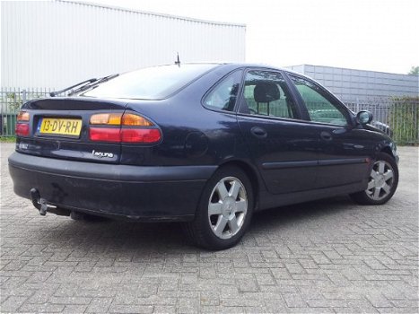 Renault Laguna - 2.0 RXT - 1