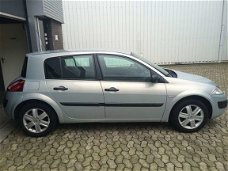 Renault Mégane - 1.4-16V Dynamique Comfort