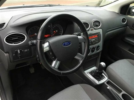 Ford Focus Wagon - 1.6-16V Ambiente - 1