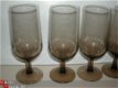 6 bruine retro wijnglazen op voet jaren 70 retro - 1 - Thumbnail
