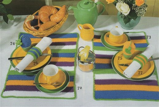 Haakpatroon 1360 placemats en eierwarmers - 1