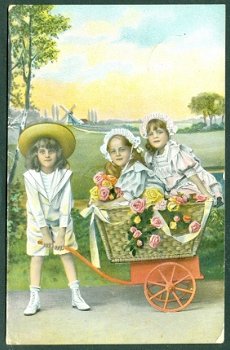 KIND Meisjes spelend met kar (Roordahuizum & Beetgumermolen 1909) - 1