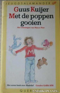Guus Kuijer - Met De Poppen Gooien