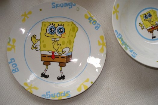 nickelodeon servies Sponge Bob bord, beker en kom porcelein In nieuwstaat Prijs 4,50 Verzendkoste - 2