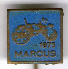 Marcus 1875 blauw op koper auto speldje ( BOEK 1 NR_109 )