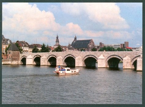 LI MAASTRICHT gezicht op de St Servaasbrug - 1