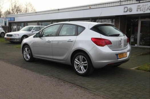 Opel Astra - 1.4 Edition 17'' LM [SUPERAANBIEDING] - 1