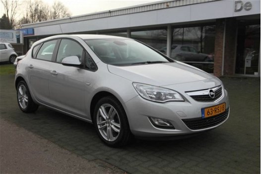 Opel Astra - 1.4 Edition 17'' LM [SUPERAANBIEDING] - 1