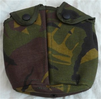 Hoes / Foedraal, Veldfles, Woodland Camouflage, Koninklijke Landmacht, 1996.(1) - 1
