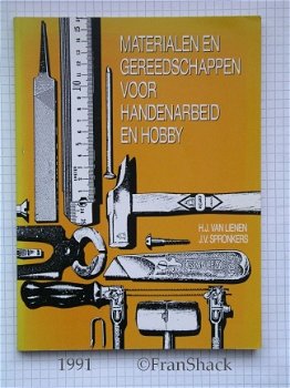 [1991] Materialen en gereedschappen voor handenarbeid en hobby, Lienen v. e.a., IVIO - 1