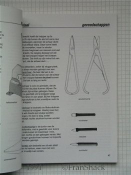 [1991] Materialen en gereedschappen voor handenarbeid en hobby, Lienen v. e.a., IVIO - 5