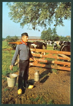 UT MAARSBERGEN Kaasboerderij De Weistaar, klederdracht - 1