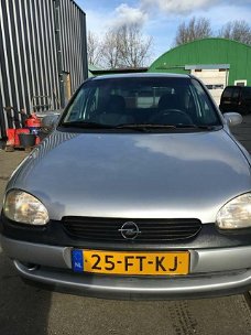 Opel Corsa - 1.2i-16V Onyx