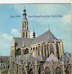 Jaap Hillen bespeelt het orgel van de Grote kerk te Breda (Noêl)
