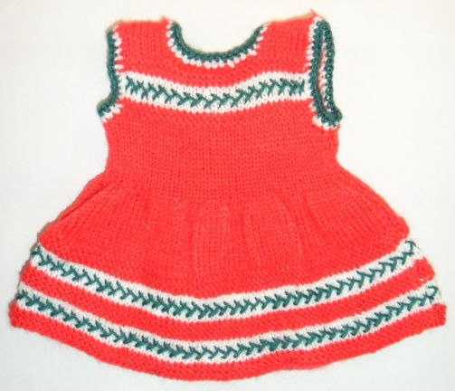 Jurkje (rood-wit-groen) voor pop ca. 35 cm - nr. 1