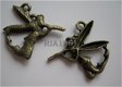 bedeltje/charm sprookjes :elfje met fluit brons - 25x20 mm - 1 - Thumbnail