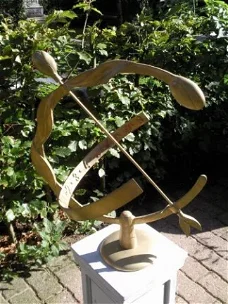 AANBIEDING: Zonnewijzer brons, bronzen tulp