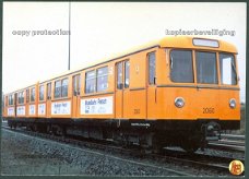 DUITSLAND Metro van BVG Berlin, motorwagen 2060-61 in 1981 in BVG-depot britz-süd Berlijn