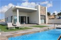 V386 Nieuwbouw villa met zwembad te koop in Villamartin - 1 - Thumbnail