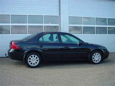 Ford Mondeo - 2.0 TDCI 85KW SEDAN AUT NIEUWE APK - 1