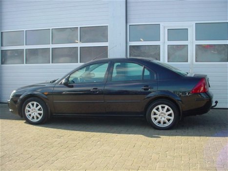 Ford Mondeo - 2.0 TDCI 85KW SEDAN AUT NIEUWE APK - 1