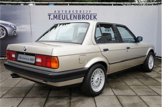 BMW 3-serie - 320i aut Absolute Nieuwstaat - 1
