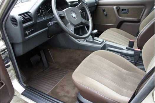 BMW 3-serie - 320i aut Absolute Nieuwstaat - 1