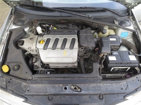 Renault Laguna 1.6 16 V Plaatwerk en Onderdelen Kleur TEB 64 - 6