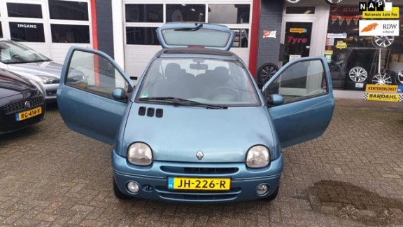 Renault Twingo - 1.2 16v privilege 75 pK. Distributieriem vervangen. APK tot 01-2021 - 1