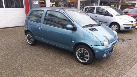 Renault Twingo - 1.2 16v privilege 75 pK. Distributieriem vervangen. APK tot 01-2021 - 1