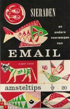 Sieraden en andere voorwerpen van email - 1