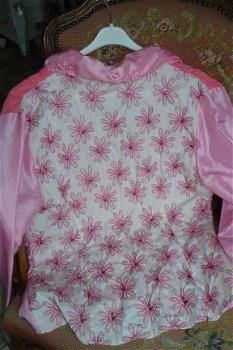 heel aparte blouse rose met zalmrose Gimaud mt IV (42) Achterpand geborduurde bloemen voorkant smoc - 4