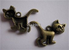 bedeltje/charm dieren : kat azrael brons - 28x22 mm